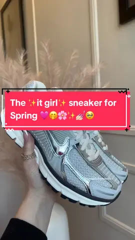 they’re giving ✨it girl✨ aesthetic 💅🏻🤭 more shoes on ig (sneakherscanada) #streetwear #StreetStyle #vomero #vomero5 #nikevomero5 #greysneakers #nike #sneakertrends #springsneakers #spring2024 #sneakersforwomen #cleangirlaesthetic #sneakermusthaves #sneakergirl #ShoeTrends #shoeunboxing 