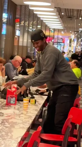 They ran with their food #foryou #comedy #skits #eatingfood 