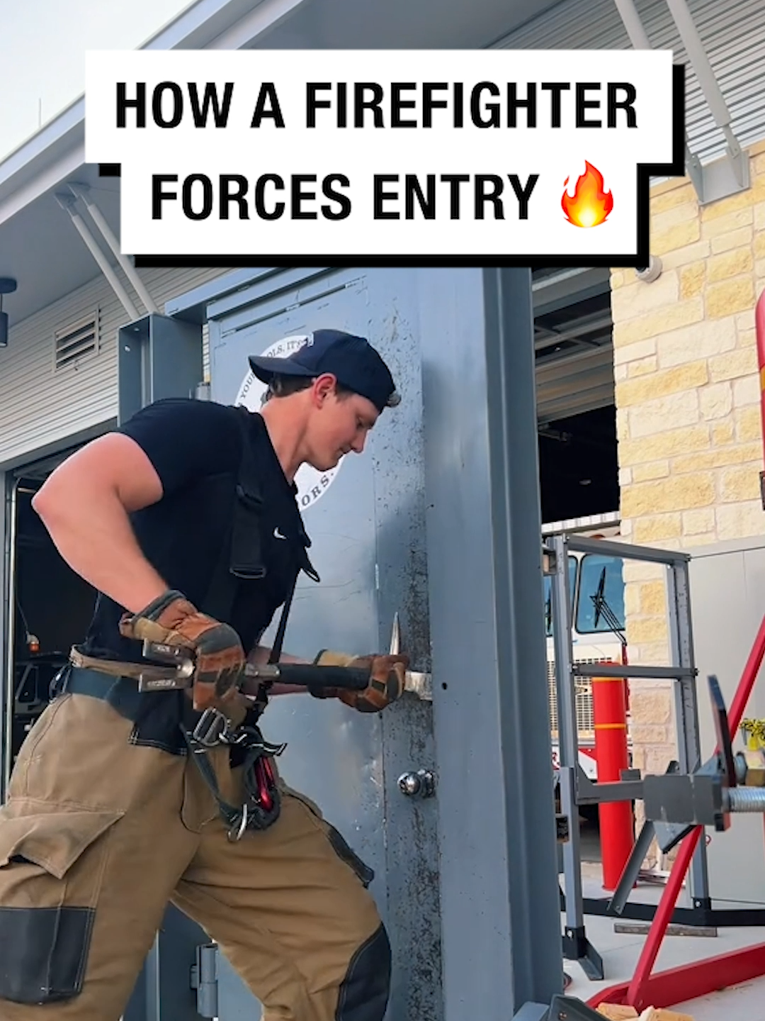 Locked door, not a problem! 💪🧑‍🚒 🎥 @tanner_vanc  #UNILAD #foryou #foryoupage #fyp #firefighter #fireman #firemen #firebrigade #strength #door #doorsmash