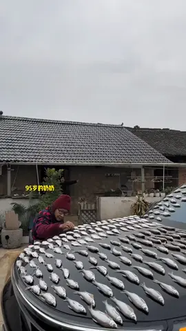 Jangan marah pada orang tua. Apalah erti harta dunia dibandingkan kehilangan syurga. 😭😭😭 #syurga