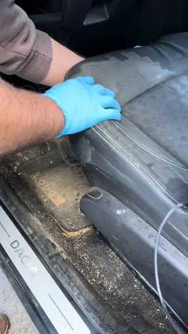 Détendez-vous devant cette remise à neuf d’une Dacia Lodgy 🧘‍♂️😱🧼 #clentok #clean #cleancar #nettoyage #satisfying #cleaning #carcleaning #transformation #france🇫🇷 