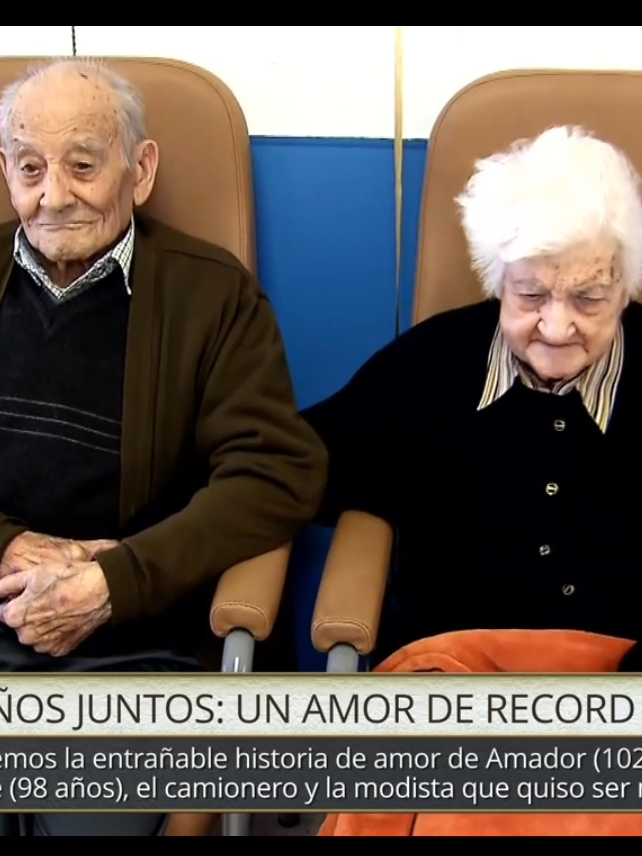 Tienen 102 y 98 años, llevan 82 años juntos, y siguen tan enamorados como el primer día 🥺♥ #amor #historiadeamor #telecinco #mediaset #TardeAR