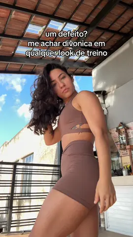e só quero usar roupa de academia 