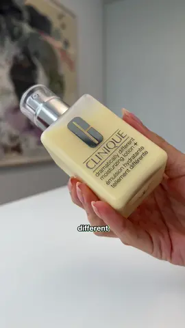 our favorite lightweight moisturizers for heavyweight hydration 💦🥊   🧑‍⚕️ all dermatologist developed 🧑‍⚕️ ✨dramatically different moisturizing lotion+✨ ✨dramatically different moisturizing gel✨ ✨dramatically different hydrating jelly✨   #clinique #ddml #moisturizer #lightweightmoisturizer 