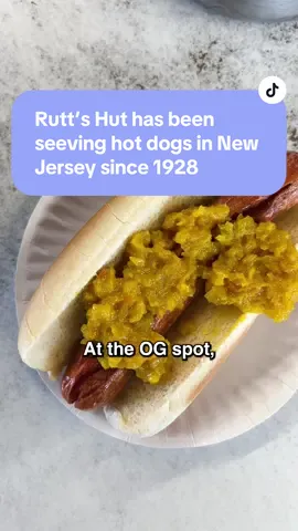 96 years of deep fried hot dog perfection in New Jersey 🙏🏻 📍 Rutt’s Hut 417 River Rd, Clifton, NJ 07014 Follow me for more big hearted stories about people and food. 🙏🏻