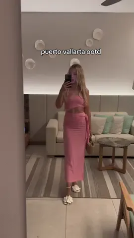 we’ve arrived to mexico!! a little ootd 🌸 beachy resort attire will forever be my favorite 🫶 #OOTD #mexico #puertovallarta #vacay #whatimwearing #vacation #outfit #resortwear 