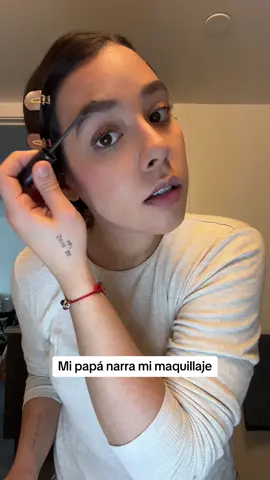 Mi papá narra mi maquillaje // #comedia #papá 