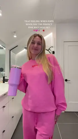 IM OBSESSED @Poppi 🫧🎀🥤 #OOTD #MomsofTikTok #fitcheck #poppi #drinkpoppi #youngmom #momsunder25 #pinkaesthetic #matchingset #viral #trending 