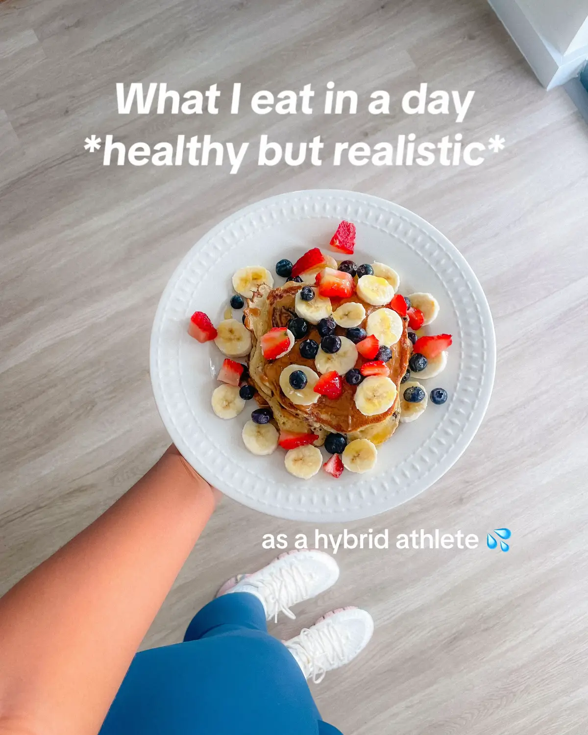 A full day of eating as a hybrid athlete! Healthy, delicious, and nourishing meals to fuel the body 😌 Breakfast: iced matcha latte + vegan pancakes 🥞 Lunch: vegan sushi waffle 🥑 Afternoon snack: smoothie + greek yogurt + strawberries + cookies 🍓 Dinner: noodles + tofu & chickpea salad 🍝 #highproteinmeals #highprotein #wieiad #wieiadrealistic 