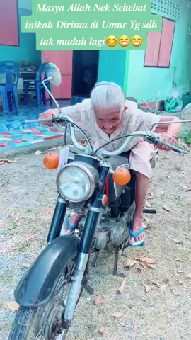 Sehat-Sehat Ya Nek#NenekHebatNaikMotorRXKING #LewatBerandatiktokviral 
