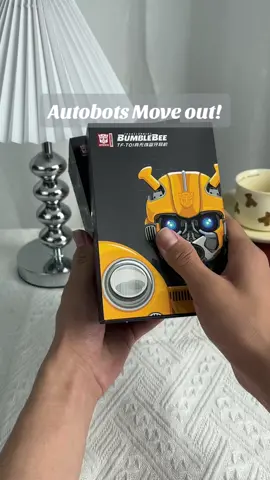 I also hope to have autobots to protect me.🧐🧐🧐 #tiktokshopspringsale #bloomingdeals #foryou #fyp #transformers #bluetoothheadset #realmeซูมให้ได้ซีน 