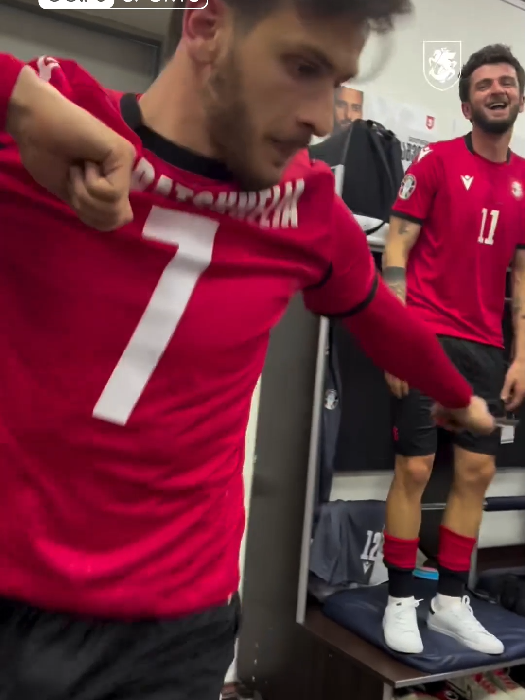 🕺😂 Cette danse de #Kvaratskhelia et des Géorgiens après leur qualification pour l'EURO ! #football #soccer #euro #euro2024 #kvaratskhelia #kvara #khvichakvaratskhelia #georgia #dance #funny #viral #sport #sports #sportstiktok