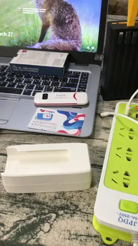 USB phát WiFi bằng Sim 4G                #giadungtrangia #xuhuong2024 #trending #phatwifididong4g #usbwifi #dcom 