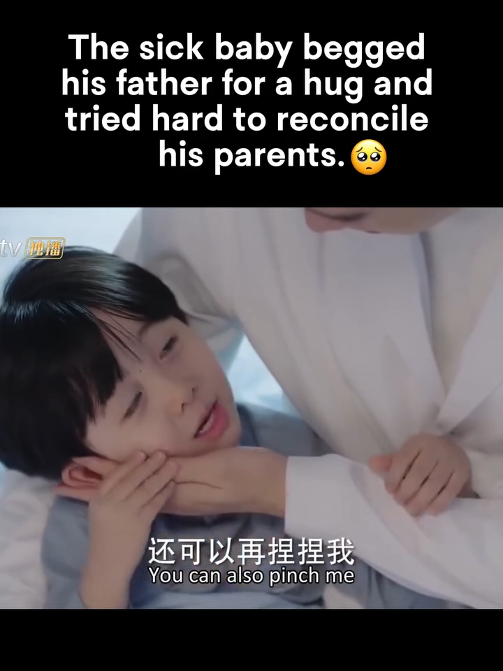 The sick baby begged his father for a hug and tried hard to reconcile his parents 🥺 #BeginAgain #GongJun #ZhouYutong #MangotvSweetdrama #MangotvDrama #drama #cdrama Mobile users download MangoTV App 👉 https://bit.ly/MGTVIntl