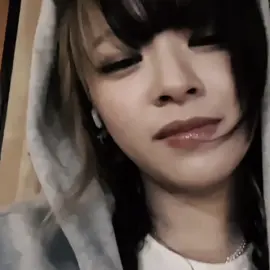 the way she was just messing around in this video but ended up looking soooo fine.. #jeongyeon #jeongyeonedit ib idecharts