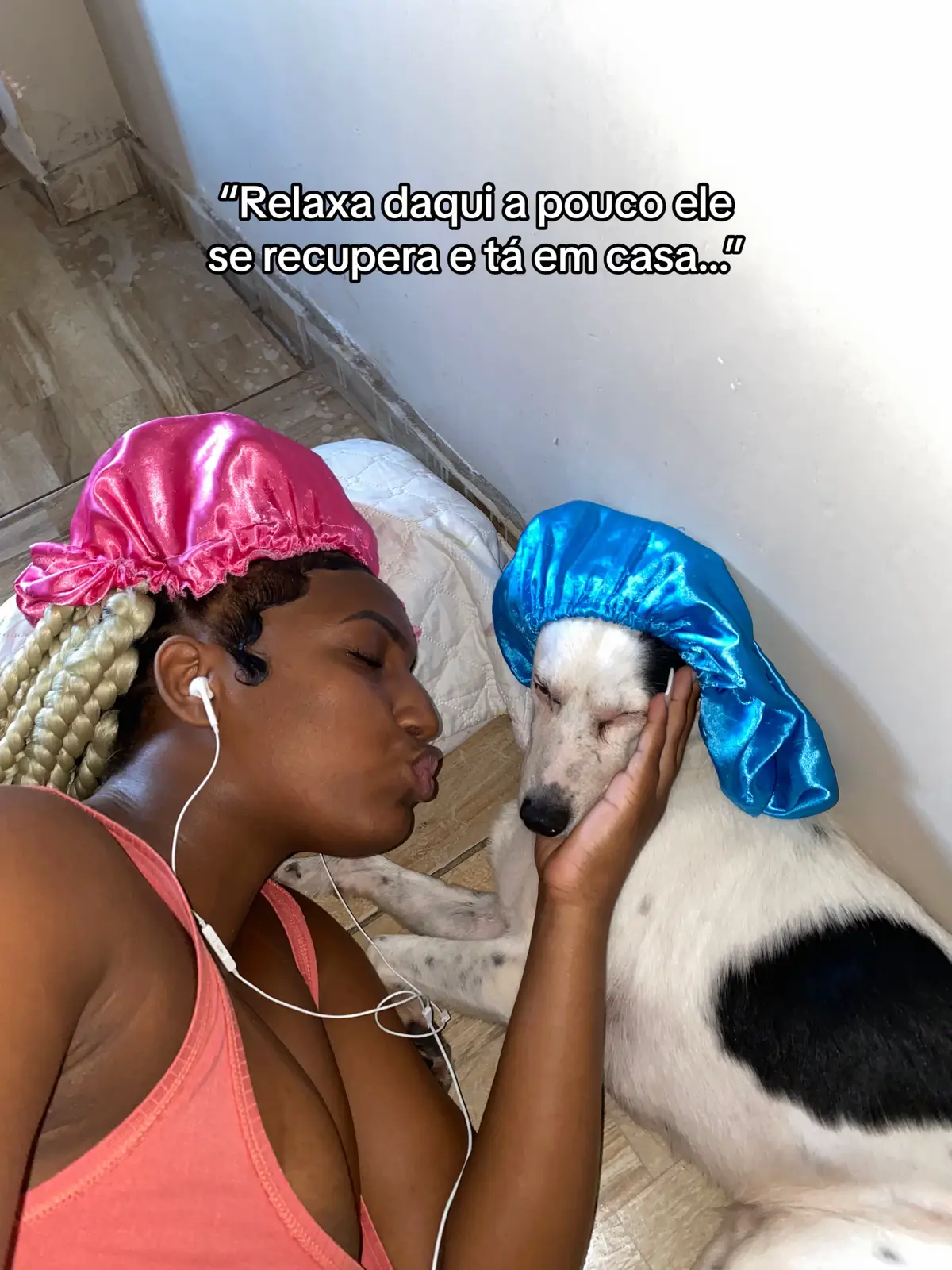 “Mamãe ta aqui, vem pro colo de mamãe” “Vamo botar a toquinha” “Pingo não mija no tapete” “Pingo pare de bagunça a cama” Essas são as frases que estão na minha cabeça 🥺