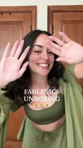 Fabletics making me feel like a preppy sporty guuuuurl 🏃‍♀️🫶  @fabletics  #miamiinfluencer #fyp #lifestyleinfluencer #contentcreator #fabletics #myfabletics #moveinfabletics #workoutwear #workoutwearhaul #unboxing #unboxwithme #unboxing #athleisure #athleisurewear #athleisurefashion 