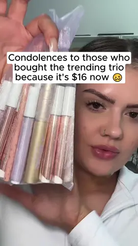 Tarte has done it again! These lip bundles are an amazing value. They are feeding our addiction and I’m okay with it 😂🫶🏼. #maracujajuicylip #tartelipbundle #tartemaracujajuicyliproses #maracujajuicylip #maracujajuicylipshift #juicylipshift #juicylips #tartemaracujajuicylip #tarteshimmerglass #glossylips #tartebundles  #easter#gift 