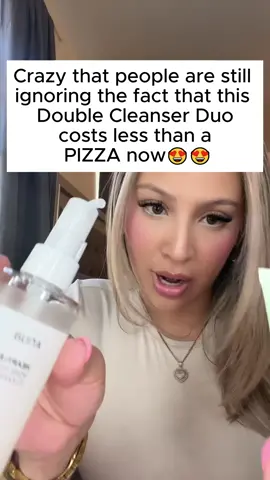 The most luxurious cleanser like howwww did theybget that texture?! A little goes a long way!!! #glassskin #koreanskincare #doublecleanse #fyp 