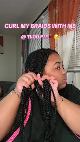 I was only a matter of time before I curled my braids i just love the way it looks and it eats everytime friendsss 👏🏾👏🏾 #blackcontentcreator #blackgirltiktok #boxbraidshairstyles #curlingmybraids #braidtok #boxbraidstyles #fyp #hairtok 