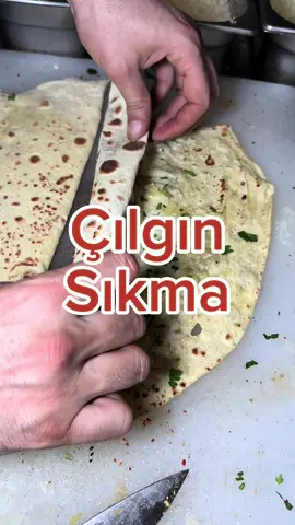 📌Eski SGK yanındaki Meşhur Sıkmacı’dan Çılgın Sıkma ✅kaşar,küflü,tulum ve patates ile hazırlanıyor.Eline sağlık ustam 👍👍iftar ve sahurda hizmet veriyor #sıkma #gözleme #börek #konya #konyadaneyenir #konyalezzetleri 