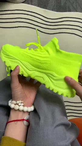 #womensfashion #sneakers #sportswear #OOTD #tiktokmademebuyit #spotlight #fyp 