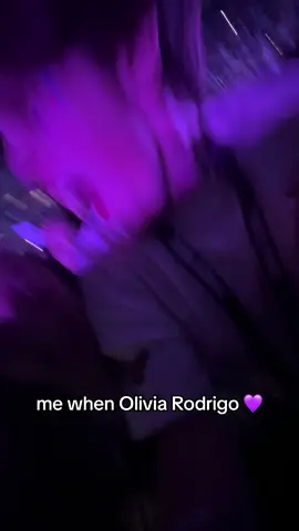 @Olivia Rodrigo standing 🧍‍♀️#fyp #viral #like #oliviarodrigo #guts #gutsworldtour #gutsstlouis #stlouis #tour #concert #foryoupage❤️❤️ #Love 