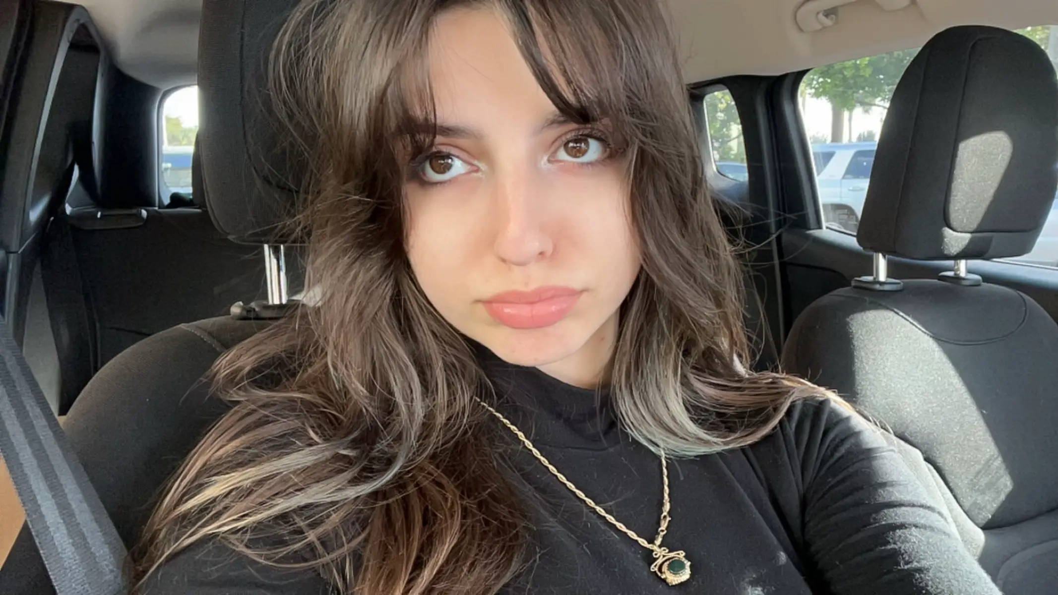 <3