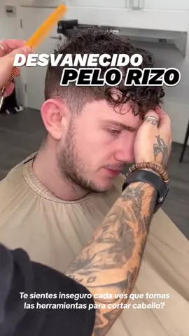 Despidete de la inseguridad y comienza a cortar el cabello como un profesional 💇🏽‍♂️🔥 ¿La inseguridad te impide comenzar a cortar cabello? ❌ Esto no tiene porque seguir asi para ti ⬇️ 💡En nuestro curso online de barberia podrás aprender a dominar todas las técnicas profesionales con el acompañamiento de nuestros expertos para que logres tu objetivo de cortar cabello ✅ ¿Te gustaría obtener más información? Ingresa a el link de nuestro perfil para conseguirla 📈 #barberacademy #estudiabarberia #barberosprincipiantes #barberiaonline #cortedepelo #barberschool #cursobarberia #esculadebarberos #cortemasculino #consejosbarberia #escueladebarberia #aprendebarberia 