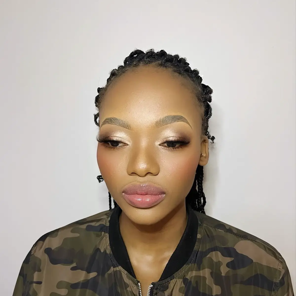 Book the Full glam makeup look for only R500!✨🔌.  ☎️WhatsApp 060 372 1376 for Appointments. #southafricanmakeupartist #southafricanmakeup #southafricanmakeupblogger #southafricanmakeupartists #blackmakeupartist #blackmakeuptutorial #blacksouthafricanbussiness #mafikengmakeupartist #potchefstroommakeupartist #nwupukke #mynwu #nwumafikeng #mafikengbeauty #nwupotch #southafricanmakeupartist #samakeupartist #potchefstroom #cosmetixsa #wetnwildbeauty #wetnwildcosmetics #kangolcosmetics