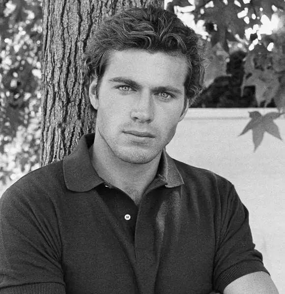 #jonerikhexum #model #actor #mogger #pslgod #fashion #malemodel #80s #90s #looksmax #edit #lookism #henrycavill 