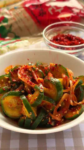 refreshing & crunchy cucumber kimchi 🥒🌶️ i love this because it doesn’t require any fermentation 🤤 you can ferment this in the fridge for a few days if you’d like as well!  typically, you only need gochugaru but i love adding gochujang for extra sauciness 🌶️ both can be found on amazon through @ofoodusa! for the gochugaru, make sure it’s coarse gochugaru for kimchi making!  #kimchi #koreanfood #gochujang #gochugaru #kfood #EasyRecipes #cucumberkimchi #oimuchim #banchan #asianfood #asianrecipes #cucumbers #cucumbersalad