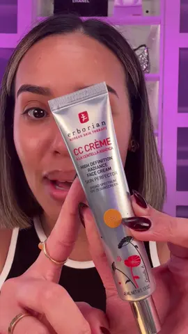 Si no has probado este CC cream de @ErborianUSA vives debajo de una piedra!!! 🤭 me encanta porque es súper fácil de aplicar en esos días donde necesito algo rápido pero súper conveniente 😍 que opinan? #makeuphacks  #Erborianusa #ErborianPartner #Cccream