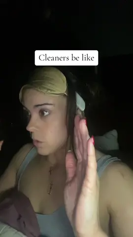 Swear i did this as a waitress too. #fyp #CleanTok #cleaningservice #professionalcleaning #cleanersoftiktok #serviceindustry 