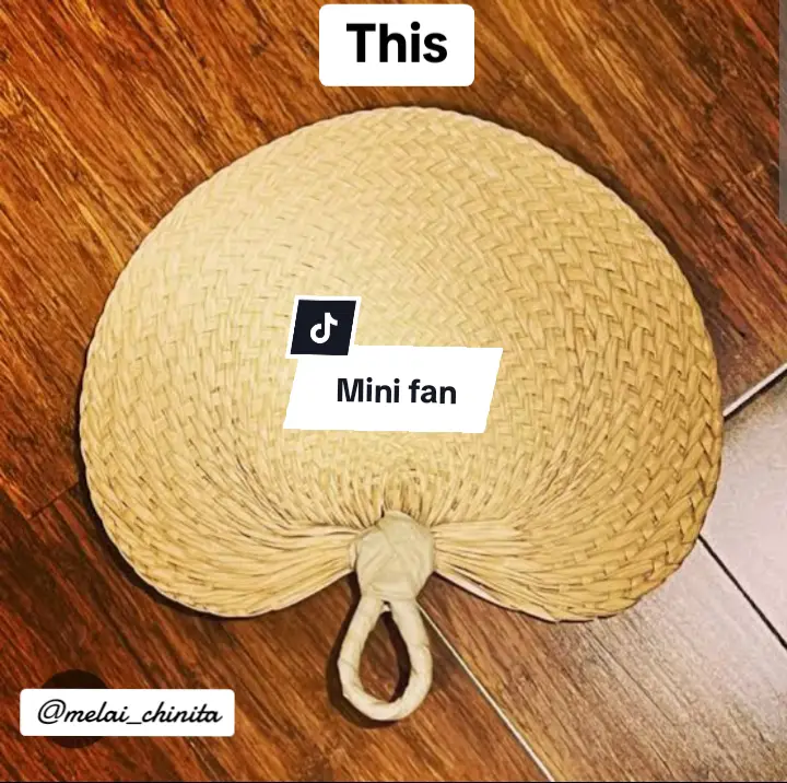 Buy here➡️@melaichinita shop ⬅️ Portable Mini Fan🤍 #fan #minifan #portablefan  #summeressentials #recommendationsforyou #need #fyp 