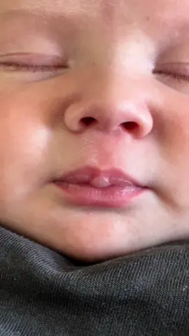 Sus labios 👄🤍  #bebe #bebé #bébé #pregnancyannouncement #pregnant_world #pregnancylife #pregnancydiary #baby #babyboy #mybaby #cutebaby #babyphotography #babymodel #life #Lifestyle #winterbaby #labios #lábios #labiosbebés #bebelabios #bocabebe 