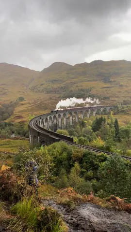 The Jacobite steam train going over the famous Harry Potter bridge, the Glenfinnan Viaduct. An incredible experience for any Harry Potter fan. Filmed in October 2021. #harrypotter #jacobite #jacobitesteamtrain #scottishhighlands #glenfinnanviaduct #asmr #rainsounds #trainwhistle 