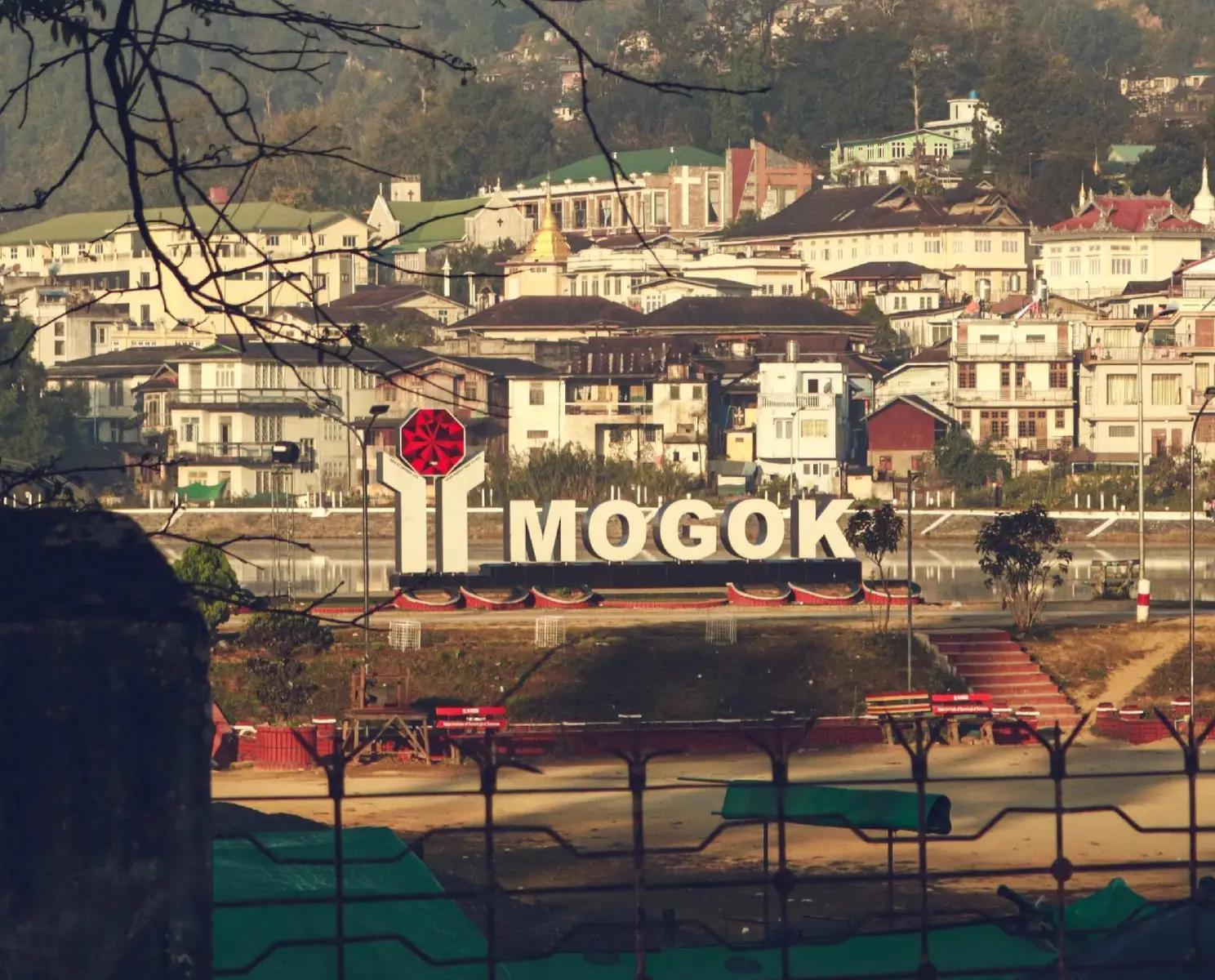 #mogok