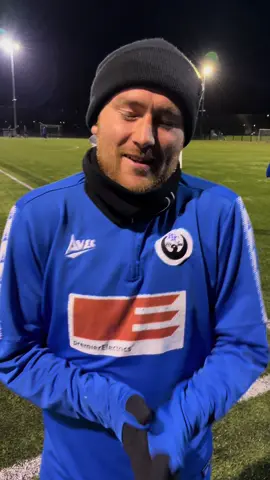 Something begins with A 😳 Joel Bradley is next up on the quickfire quiz. #irishleague #football #playrfitpil #portstewart #footballtiktok #avec #quickfirequestions 