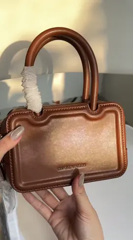 Chiếc bánh quy socola ngọt lịm tim 🤎 #bag #cnk #charleskeith #pedro #tuixach #unboxing #review #trendy #macdepmoingay #mixmatch #handbag #fashion #shoes #macdep #túi #hanipham #collection 