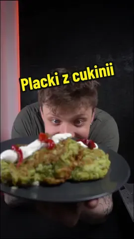 Próbowaliście kiedyś placków z cukinii?🤩 #placki #cukinia #jedzenie #mniam #pyszne