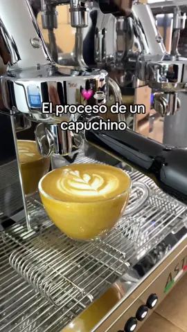 El proceso de un capuchino ! 💗☕️#caféperuano #perú #baristaSCA #latteart #lattearttutorial #capuchino 