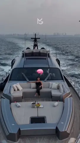 This is 1% Life 💫🧠 #luxury #rich #wifihustlers #success #mindset #millionaire 