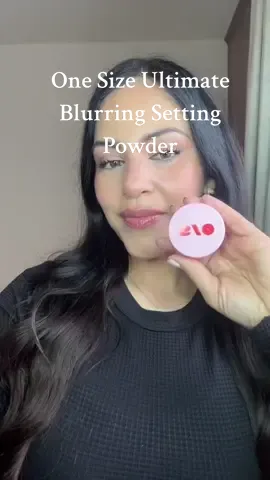 O/S ultimate blurring setting powder is A finely milled blurring powder for all-day wear, 24-hour shine control, and a soft matte finish—available in a range of shades for all skin tones. #onesizebeauty #onesizefitsall #onesizesettingpowder #translucentpowder #settingpowdermakeup 