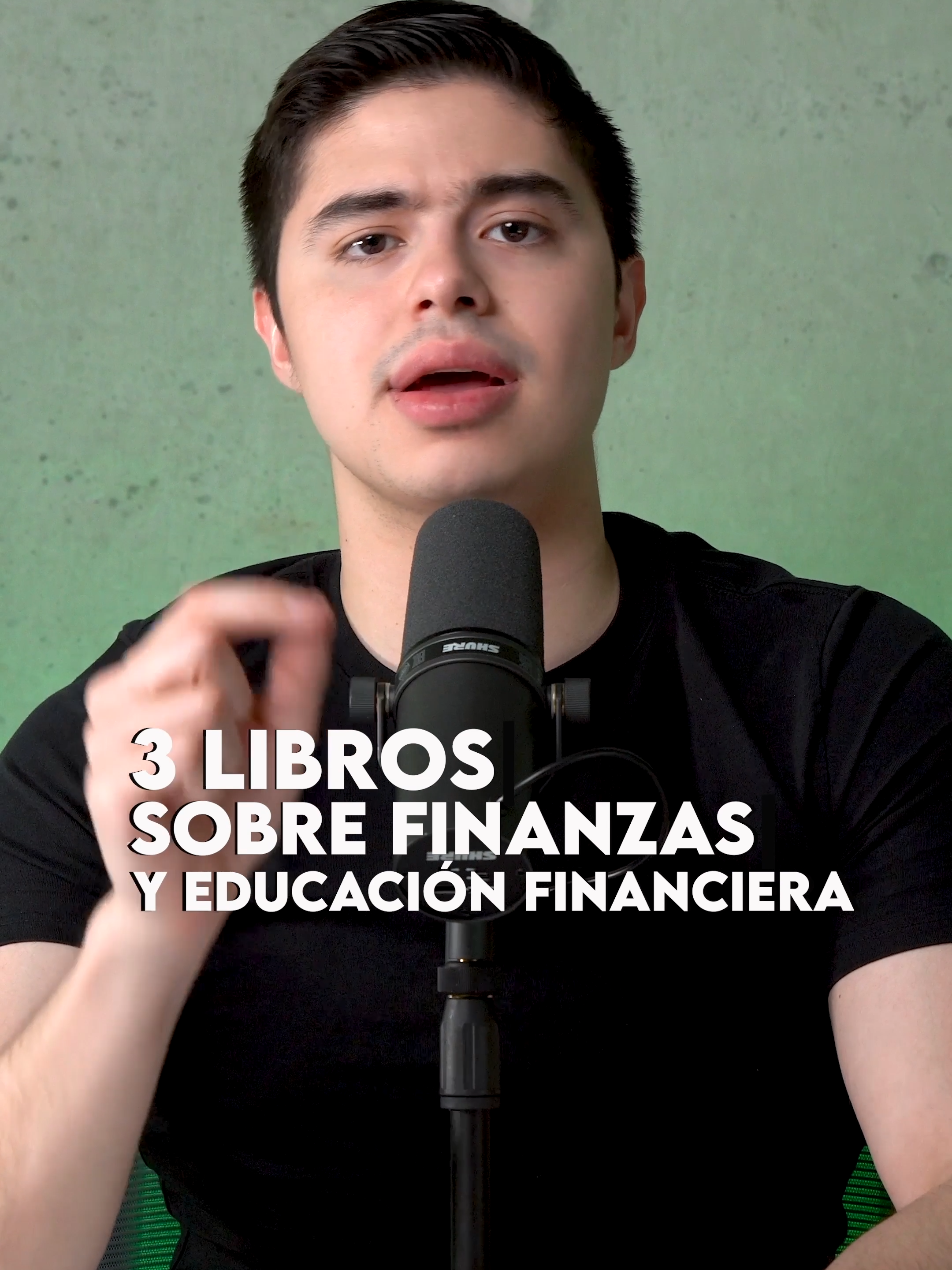 3 Libros De Riqueza Que Debes Leer 👇🏼 1. La Psicología del Dinero: Este libro de Morgan Housel te enseña cómo funciona la psicología del dinero y cuáles son los hábitos y conductas que te ayudarán no solo a generar riqueza, sino, más importante aún, a conservarla. A través de 18 claves imperecederas, Housel desvela las fuerzas ocultas que moldean tus decisiones financieras. 2. El Almanaque de Naval: Este libro de Eric Jorgenson es una recopilación de los pensamientos y enseñanzas de Naval Ravikant, un empresario e inversor de Silicon Valley. El libro te ofrece una guía práctica para encontrar la felicidad y la riqueza a través de la sabiduría atemporal y los principios universales. 3. Dominando El Ciclo Del Mercado: Este libro de Howard Marks es una guía para entender y navegar los ciclos del mercado. Marks te ofrece una visión profunda y perspicaz de cómo funcionan los mercados y cómo los inversores pueden aprovechar los ciclos para obtener ganancias. Déjame saber tus dudas y preguntas acerca de este tema en los comentarios 👁️ ¿Ya habías escuchado de estos Libros antes? #AndresGarza #Dinero #Finanzas #FinanzasPersonales #Invertir #Inversión #Inversiones #Libro #Libros #Negocios #Reflexión #Riqueza #Shorts