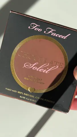 This bronzer… 🤩🫠 • @Too Faced chocolate soleil long wear matte bronzer - chocolate matte🤎 #makeup #viralmakeup #bronzer #toofaced #tfchocolate #tfcrueltyfree #toofacebronzer #soleilbronzer #chocolatebronzer #makeupoftheday #makeupofinstagram #beauty #beautylover #product #makeupproduct 