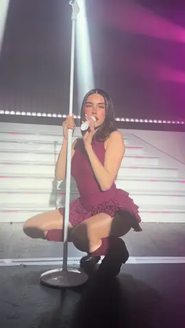 how is she real ?!?!!??!! rhis show was my fave so far so intimate 🥹😭 @madison #madisonbeer #madisonbeerbaby #spinnintour #spinnintourliverpool #fyp #liverpool 