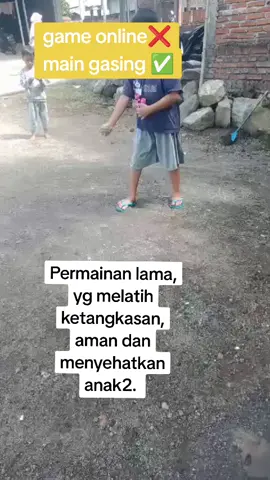 permainan gasing, permainan yang haampir punah dan ditinggalkan.  #selalubersyukurdanbahagia #semangat #bermaingasing