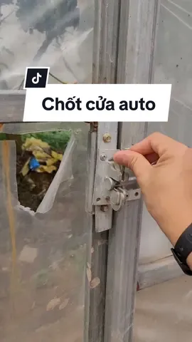 Kiểu chốt cửa tự động,rất rẻ và rất tiện sử dụng . #anhnongdan #chotcua #chotcuatudong #chotcuatuche #chotcuathongminh #khoacuathongminh #khoacuatudong 