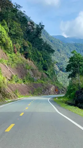 Đèo Khánh Lê - cung đường huyết mạch trải dài hơn 30km nối liền 2 thành phố Nha Trang và Đà Lạt, hay còn được gọi với cái tên trìu mến là 